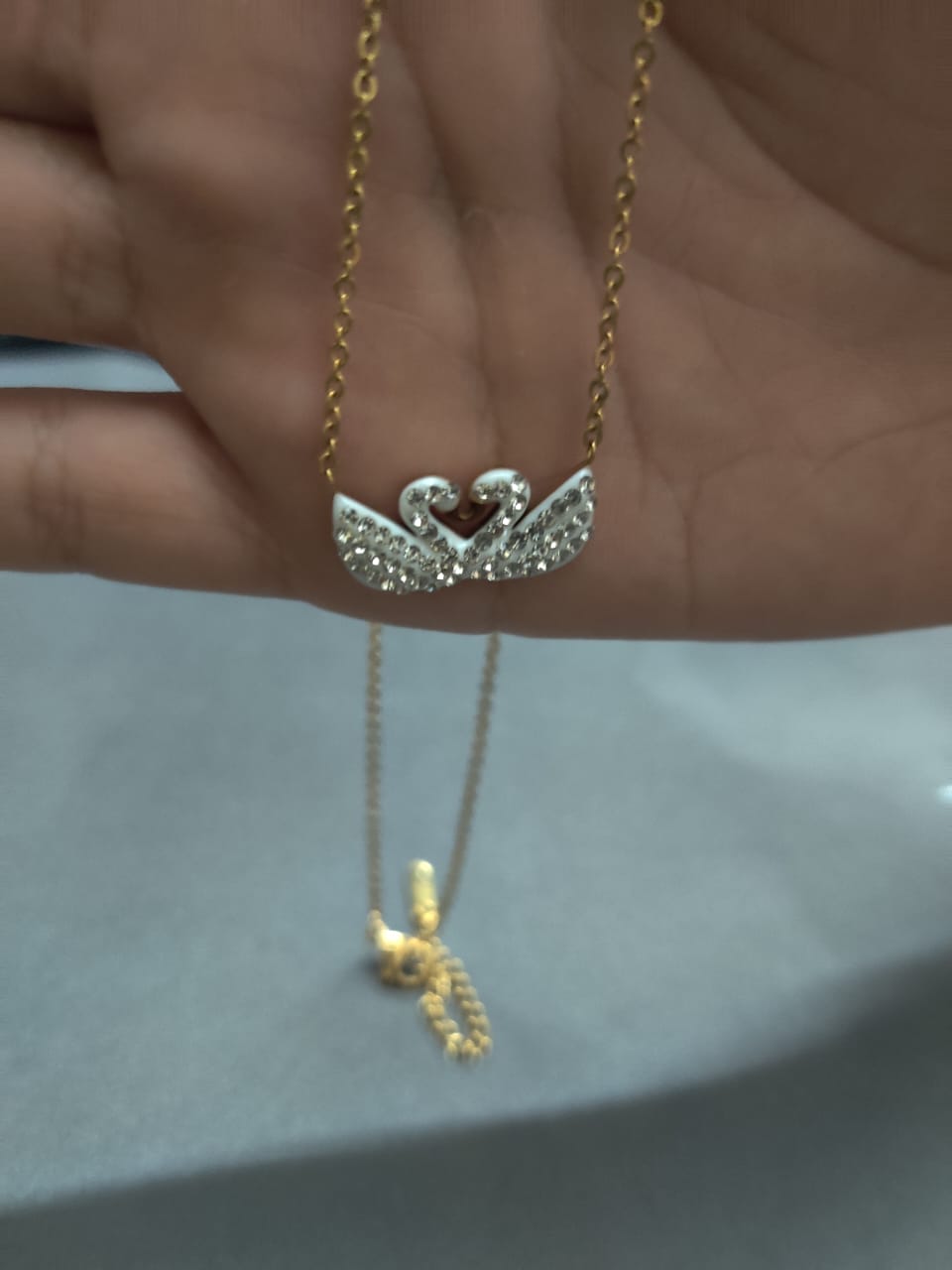 Elegant NeackLes For Caual wear In WhiteColour And Golden Chain