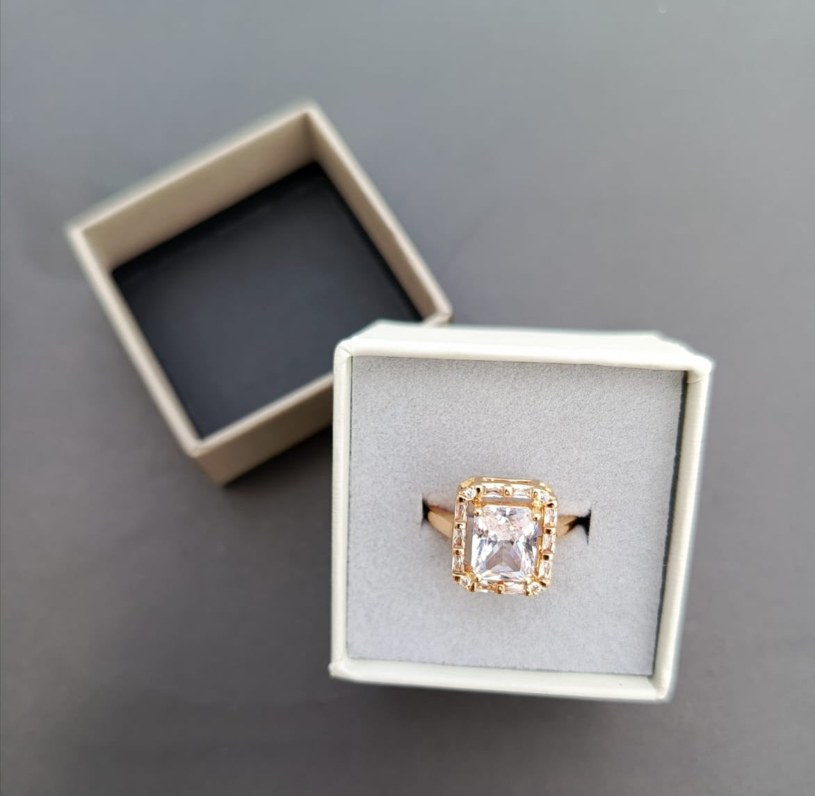 Elegant Ring For Caual Wear