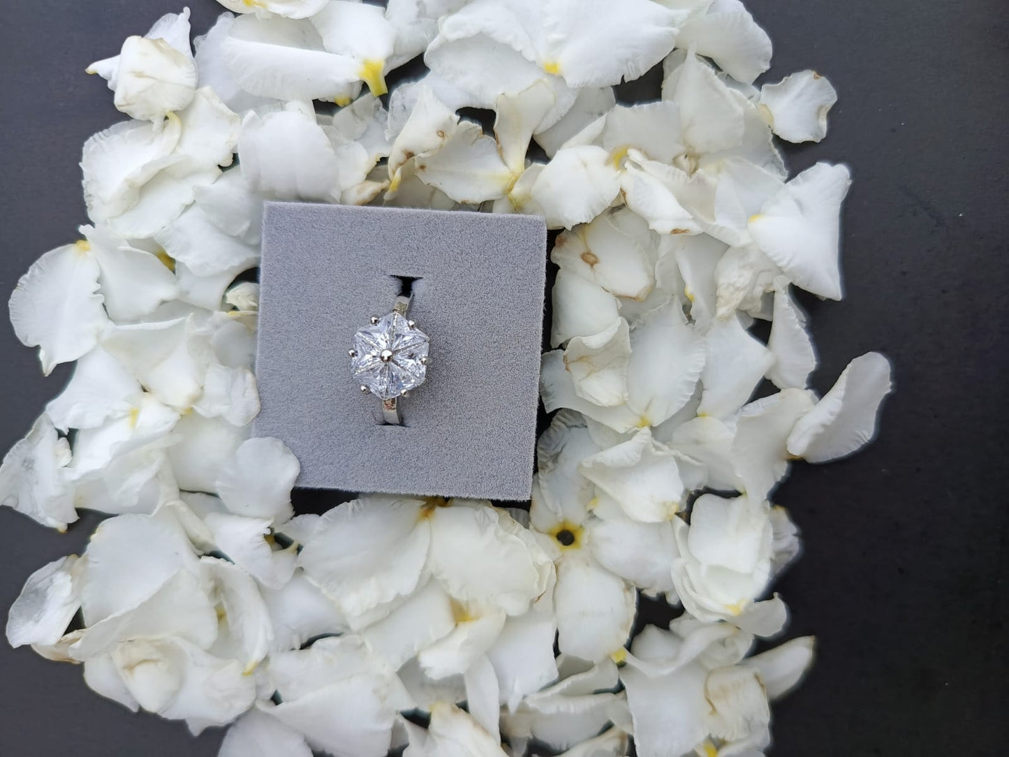 Elegant Ring For Caual Wear